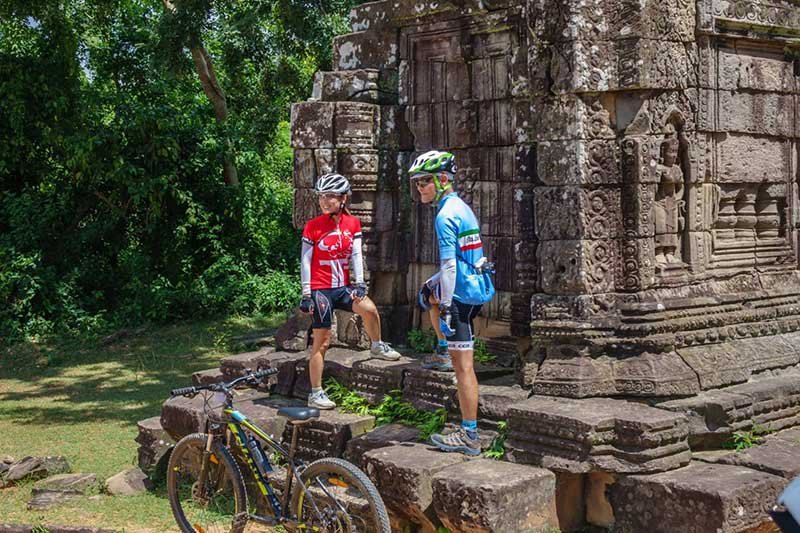 Biking Angkor Wat & Bayon the Smiling Temple